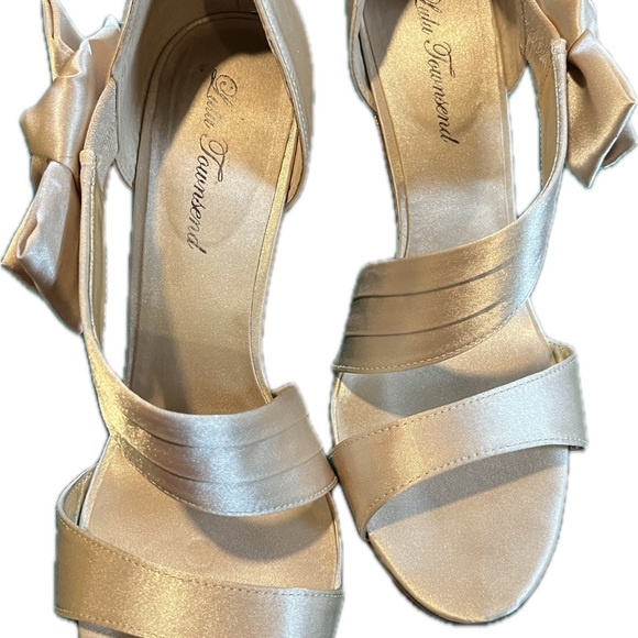 Lulu Townsend ivory/cream satin bow strappy heel. Size 9.5. Worn once. - Picture 3 of 6